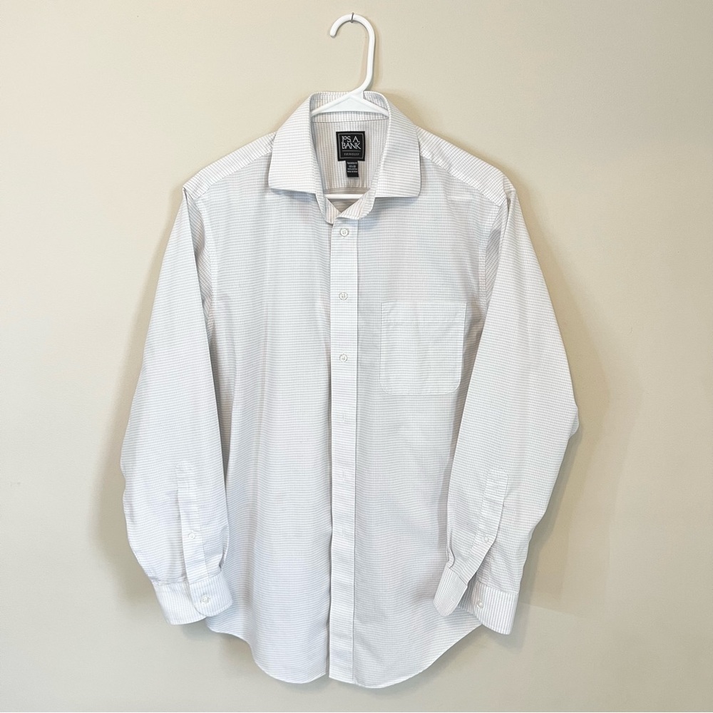 JOS.A.BANK Traveler Collection Tailored FitButton-Down Collar Solid Dress Shirt